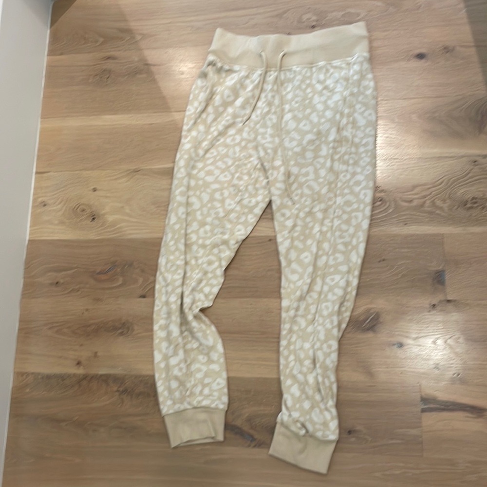 Cream cheetah print sweatpants. Size small from forever 21